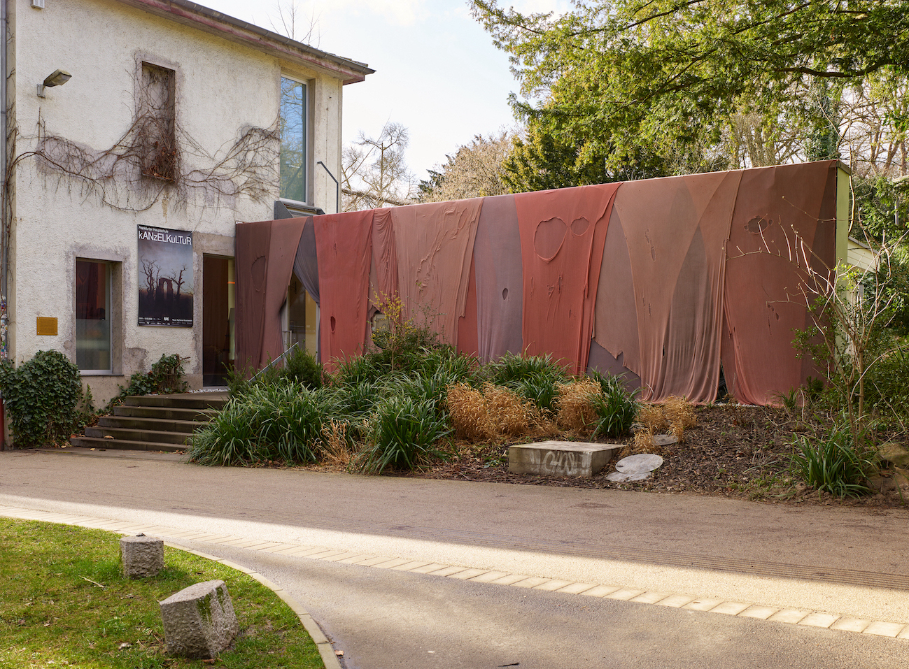 Frankfurter Hauptschule, Entering the Vampire Castle, 2022, gauze wrap, 400 x 850 cm