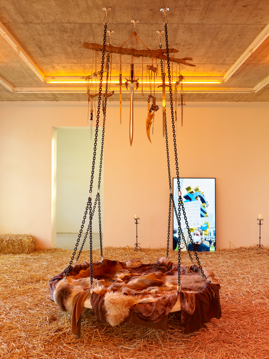 Frankfurter Hauptschule, Tzvetnik 3000, 2022, hanging bed and swords mobilee, 300 x 180 cm