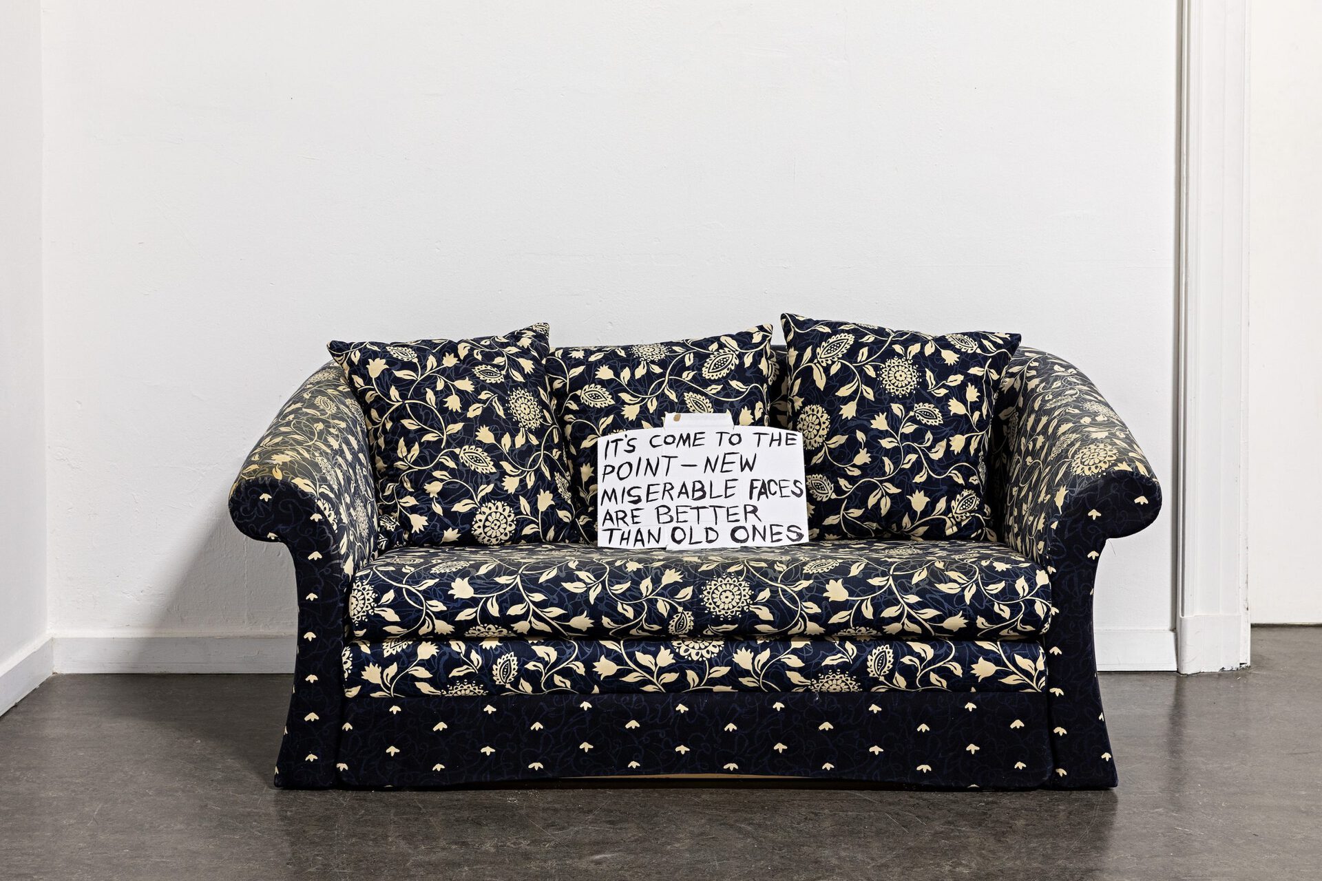 Adrian Williams, Friends, 2022, Sofa, cardboard sign