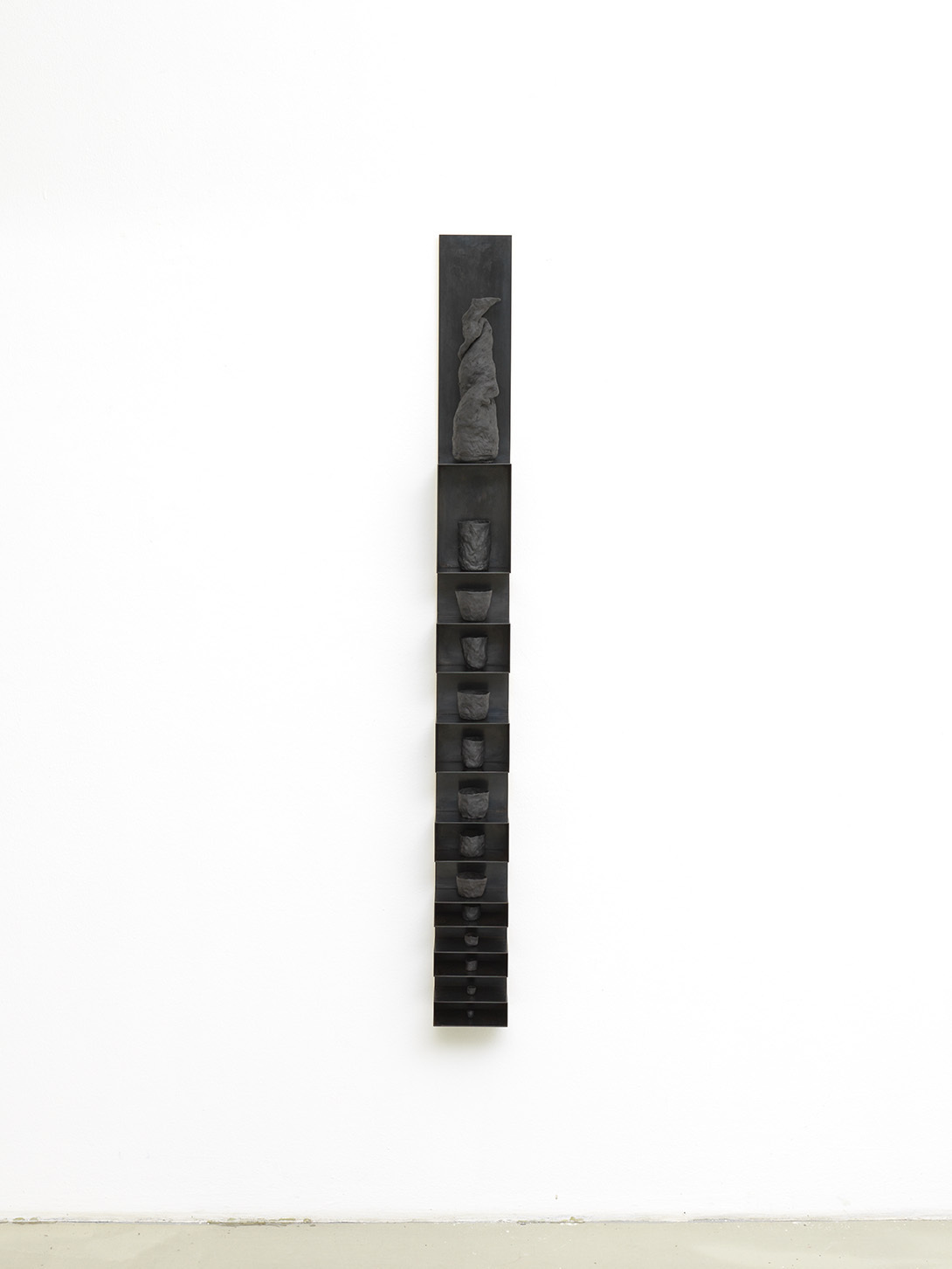 Untitled 1 (my cup ran dry), 2022, ceramic, blackened steel, 160 x 15 x 10,5 cm