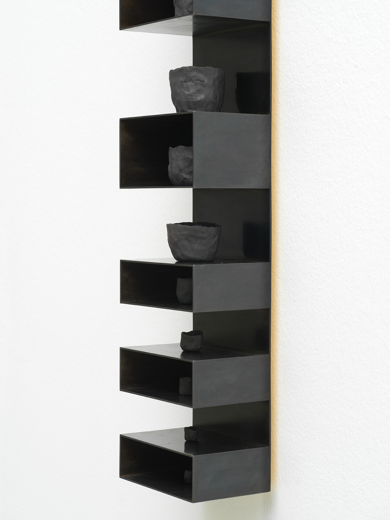 Untitled 1 (my cup ran dry), detail, 2022, ceramic, blackened steel, 160 x 15 x 10,5 cm