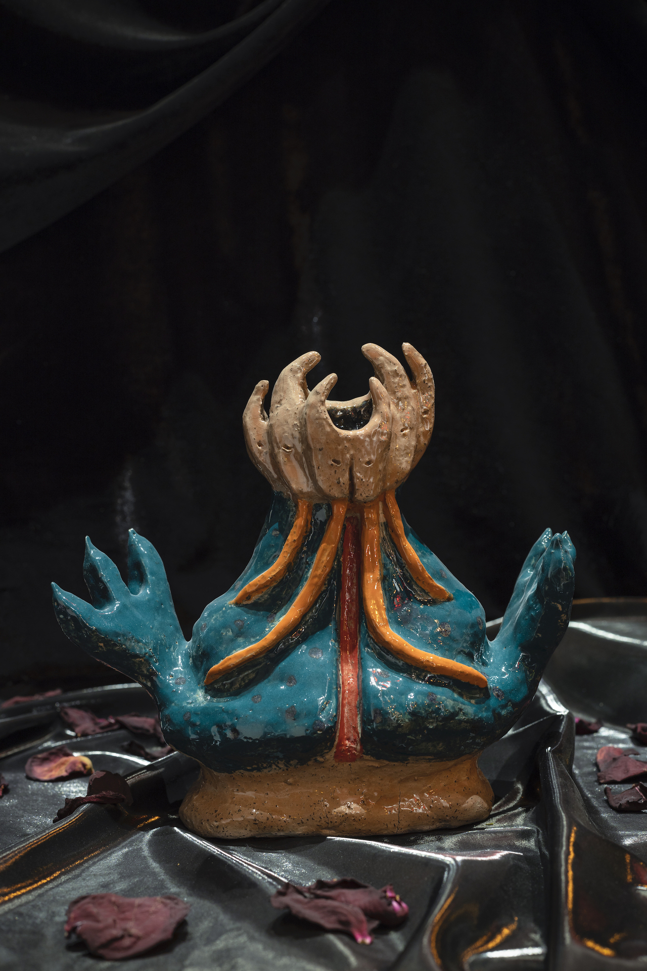 Jan Możdżyński, Tantratulla (She will penetrate all your chakras. Battle cry: Surrender yourself to energy!), 2022, ceramics, 25x20x10 cm