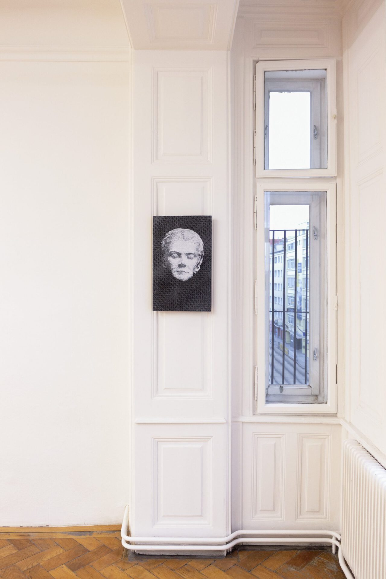 Quirin Babl, untitled (after R.H. Quaytman, Voyelle, Chapter 26, shown 08.11.2013 to 02.02.2014 at mumok, Vienna, in the exhibtion „and materials and Money and Crisis“), 2021. Acryl, diamond dust on wood.