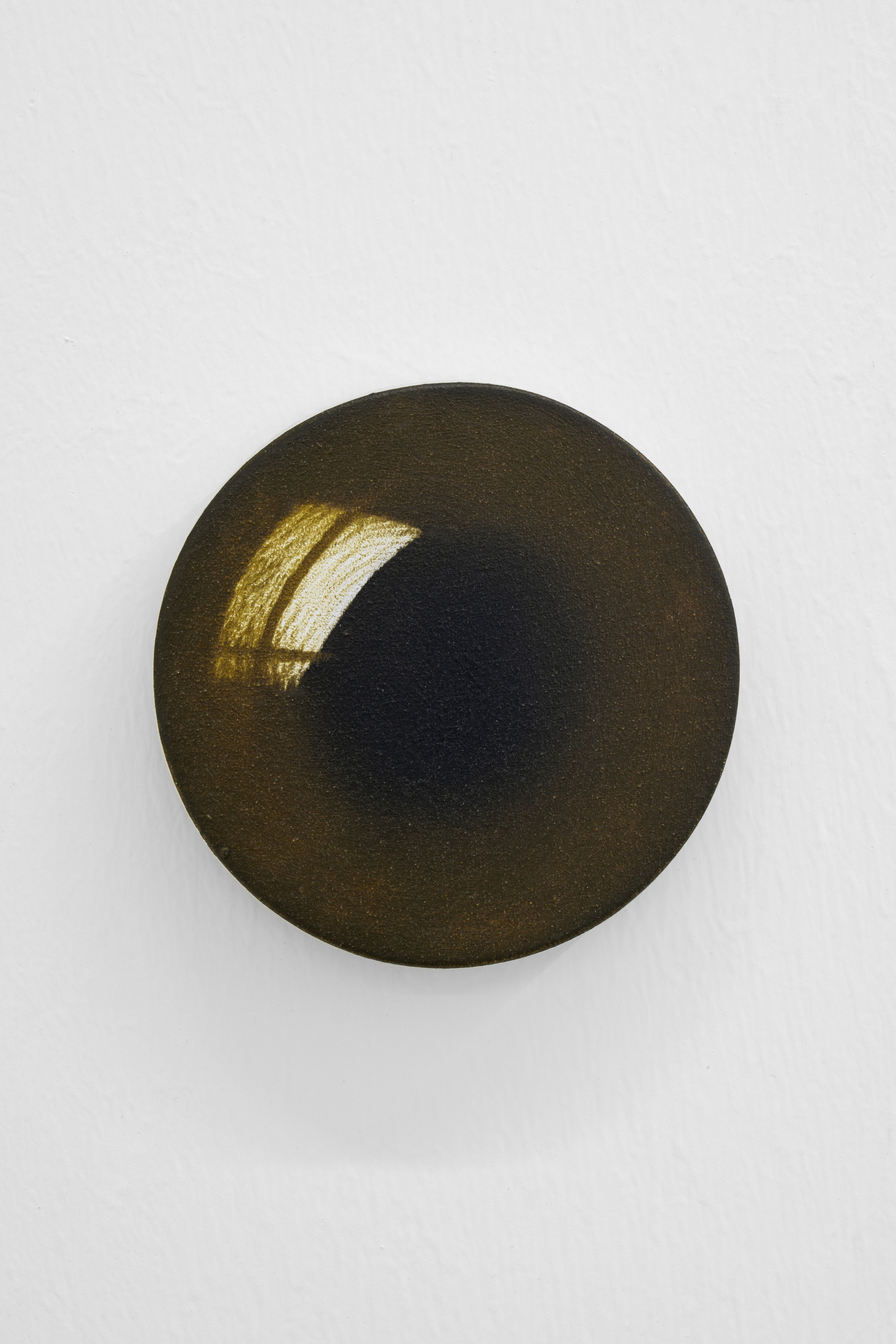 Emilia Kina, Untitled, 2022,  oil on canvas,  diameter 12 cm