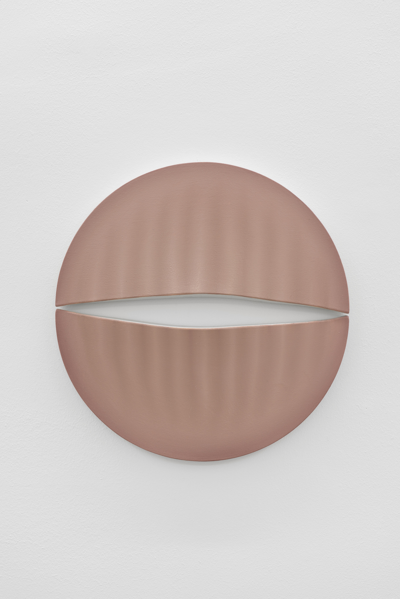 Emilia Kina, Eyelids, 2022, oil on canvas, molded loom, 50 x 50 cm,