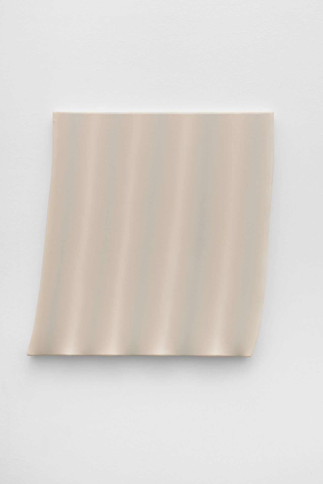 Emilia Kina, Untitled, 2022 oil on canvas, molded loom, 50.5 x 46 x 4 cm