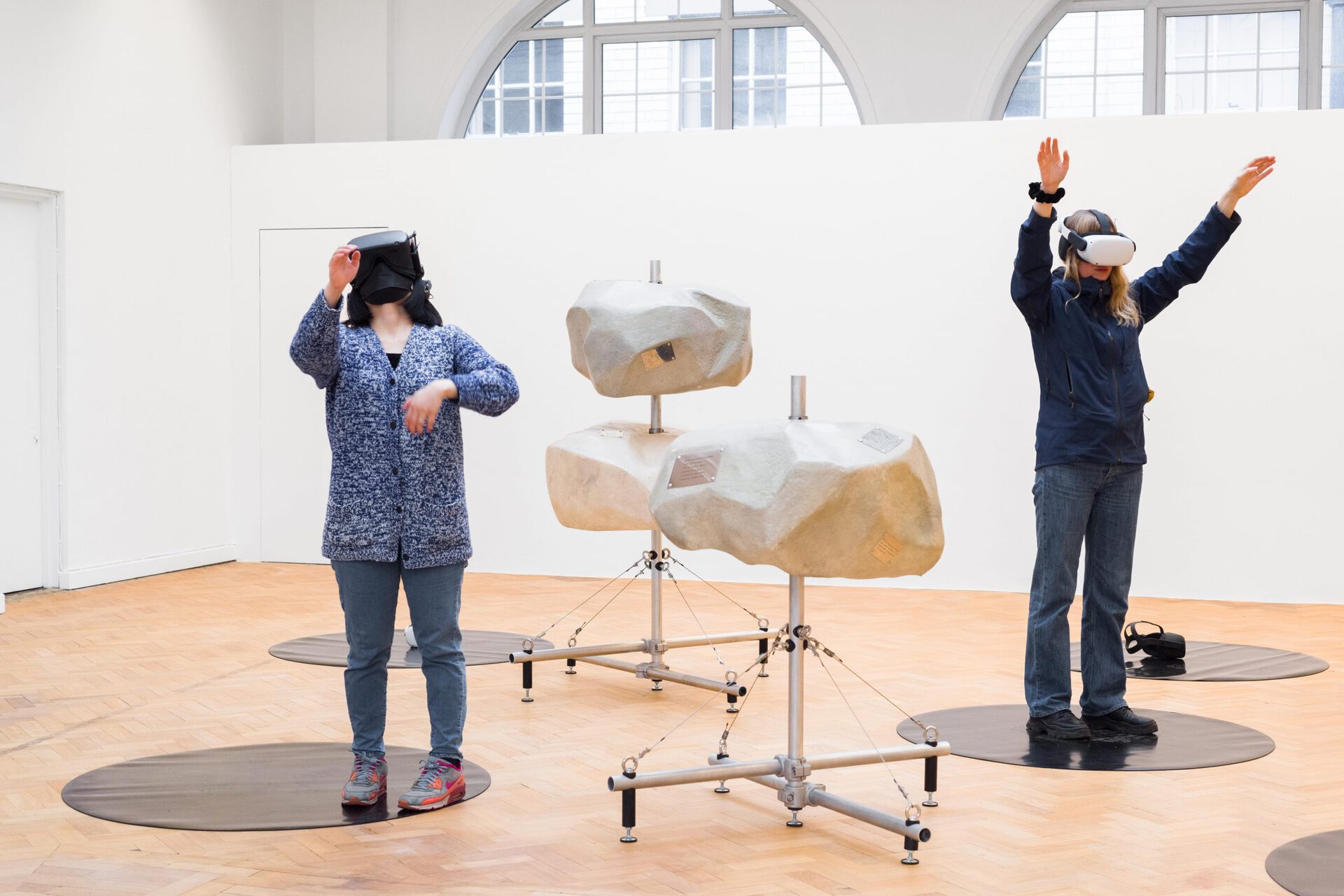 Thomas Pellerey Grogan, Thinking like a mountain, 2022, Overview #3, VR Game Installation, h.165 x w.750 x d.530 cm