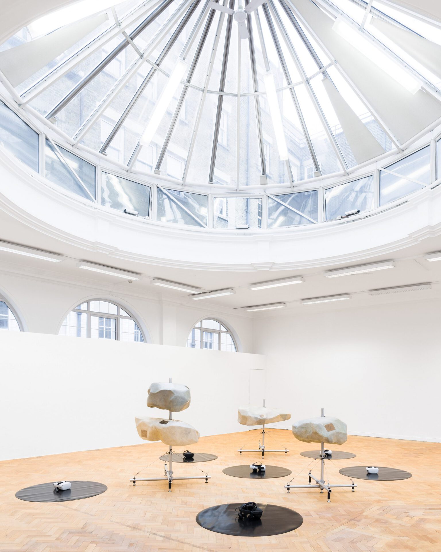 Thomas Pellerey Grogan, Thinking like a mountain, 2022, Overview #2, VR Game Installation, h.165 x w.750 x d.530 cm