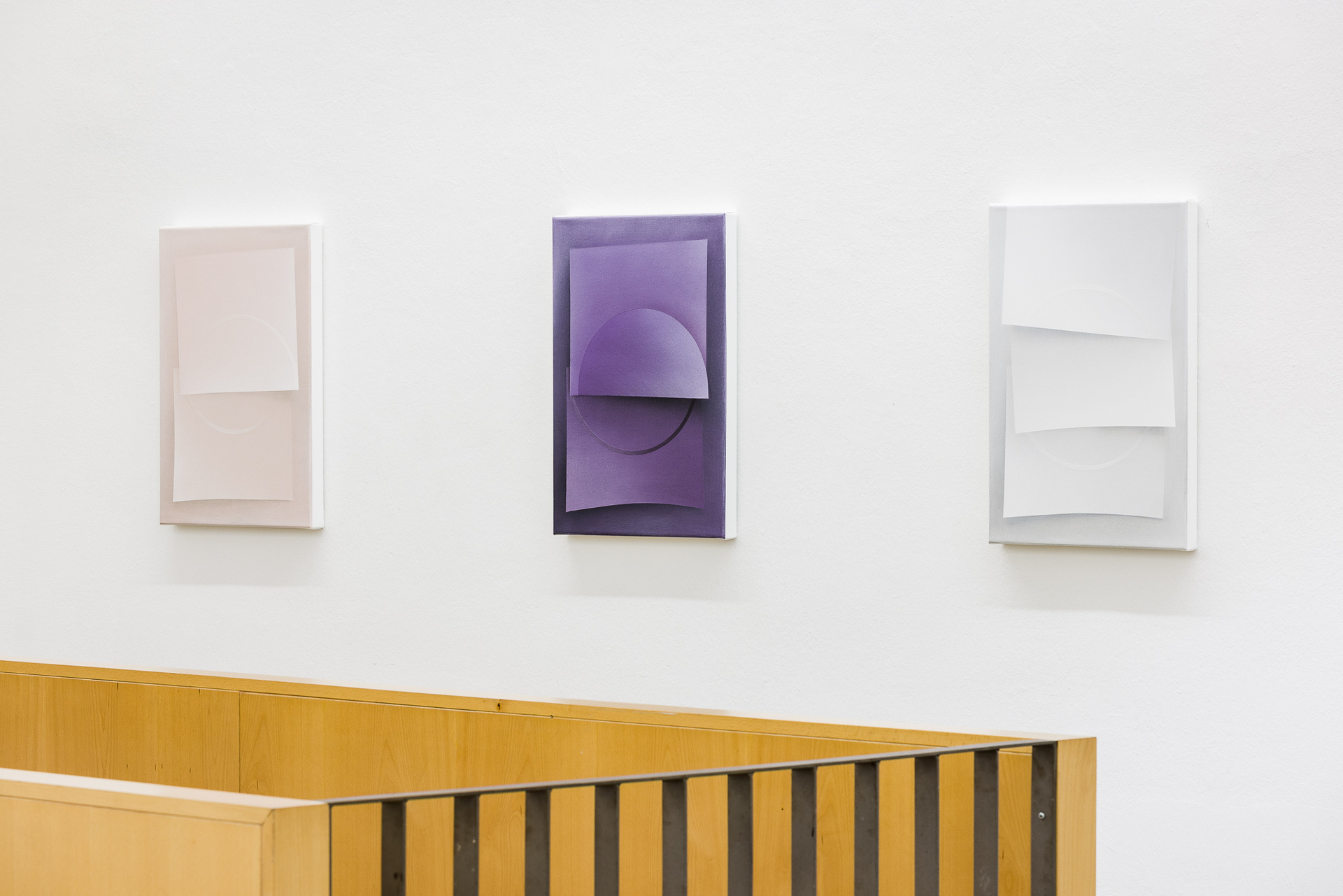 Exhibition view TRIO FEMININ | Cornelia BALTES, Ira SVOBODOVÁ, Natalia ZAŁUSKA, Christine König Galerie, Vienna 2022