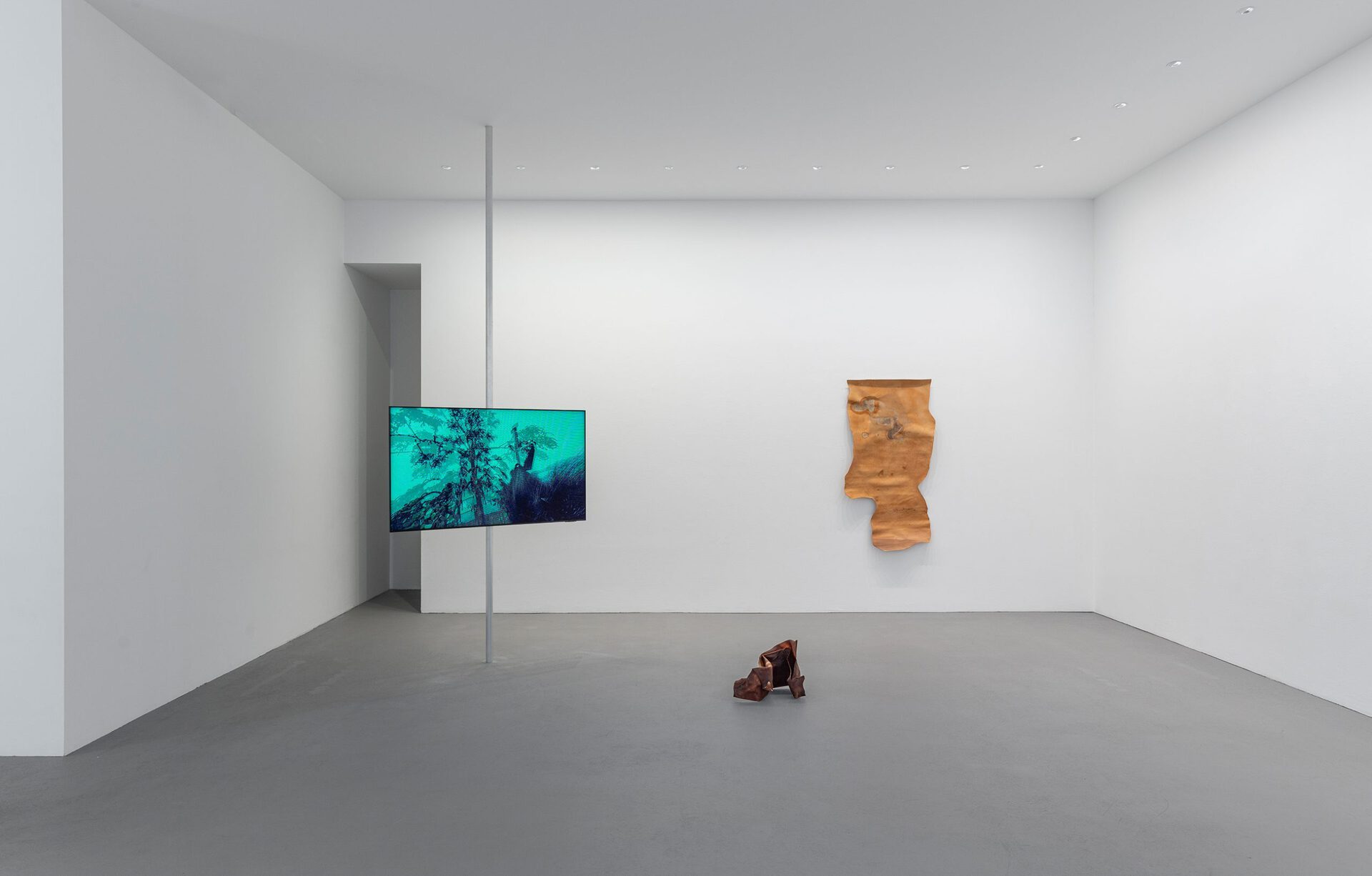 Troika, Rindon Johnson, Liz Deschenes, under the sun, exhibition view, 2022