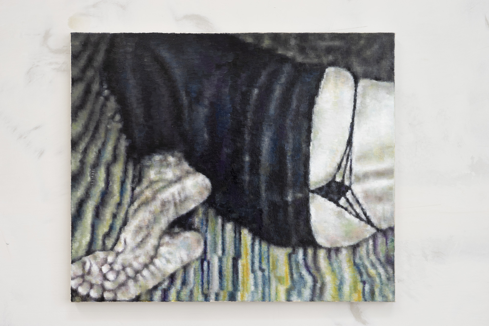Marilou Bal „Girl on carpet“ 2022 Oil on canvas 52 x 43 cm