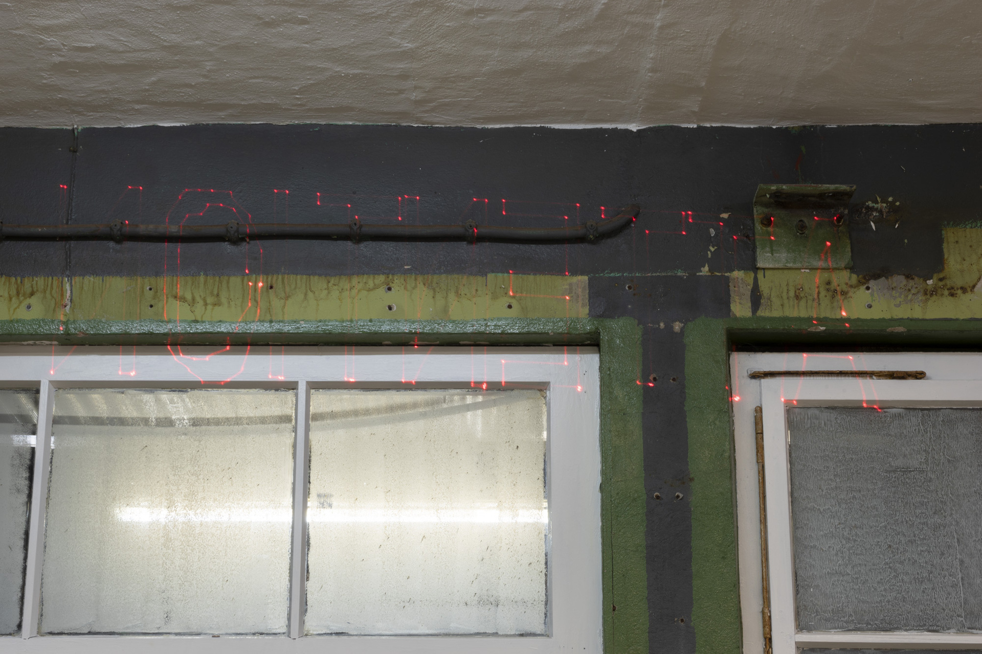 Jonathan Monk „Laser Piece VI (Please Pay Attention Please)“ 2006 Laser Installation Variable Dimensions3