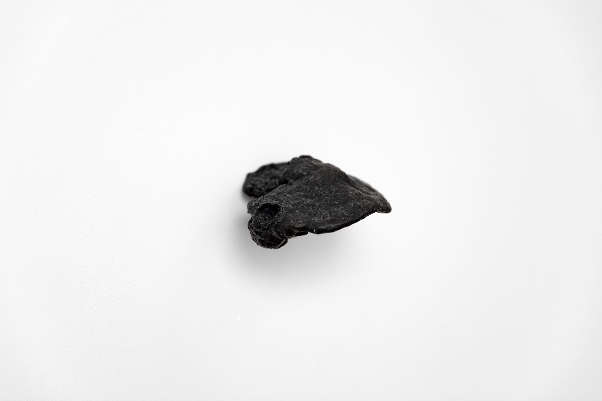Olof Marsja, Tickan, 2019 (Bronze, 11 x 10 x 6 cm).