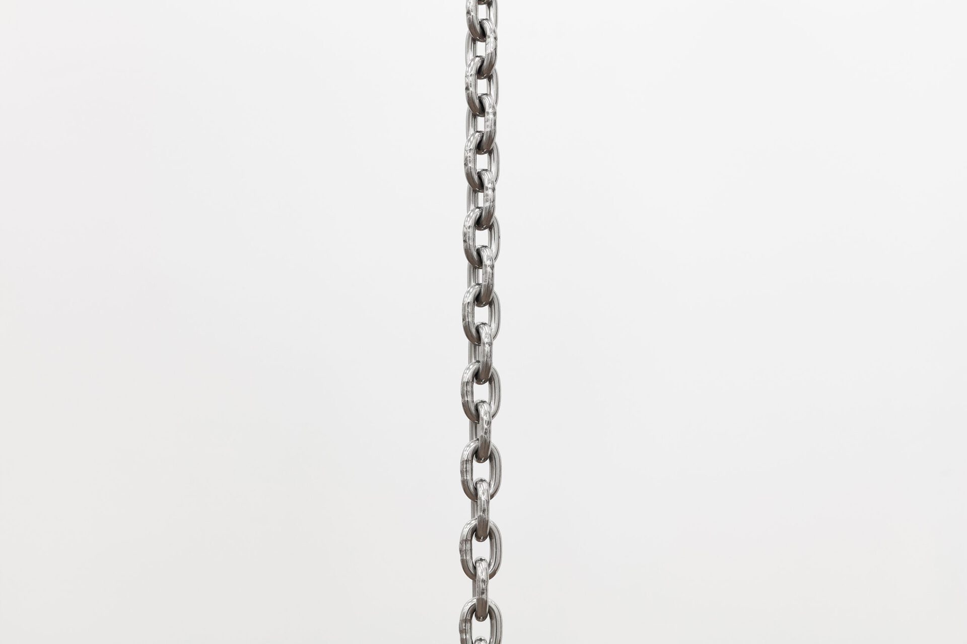 Olof Marsja, Den Fyrhövdade Klockan – The Four Headed Bell (detail), 2022 (Stoneware, stainless steel, approx. 250 x 24 x 24 cm).