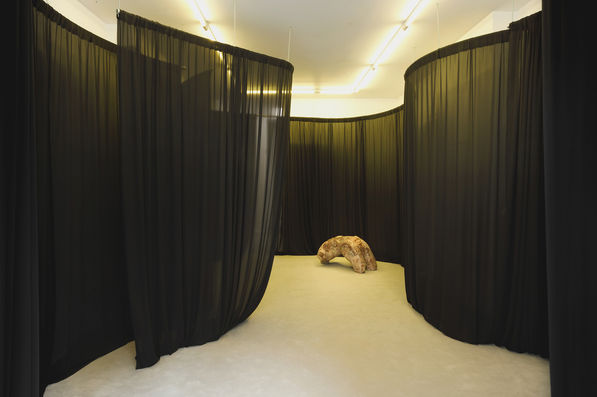 Laura Gozlan, Foulplay, 2022, solo show overview II