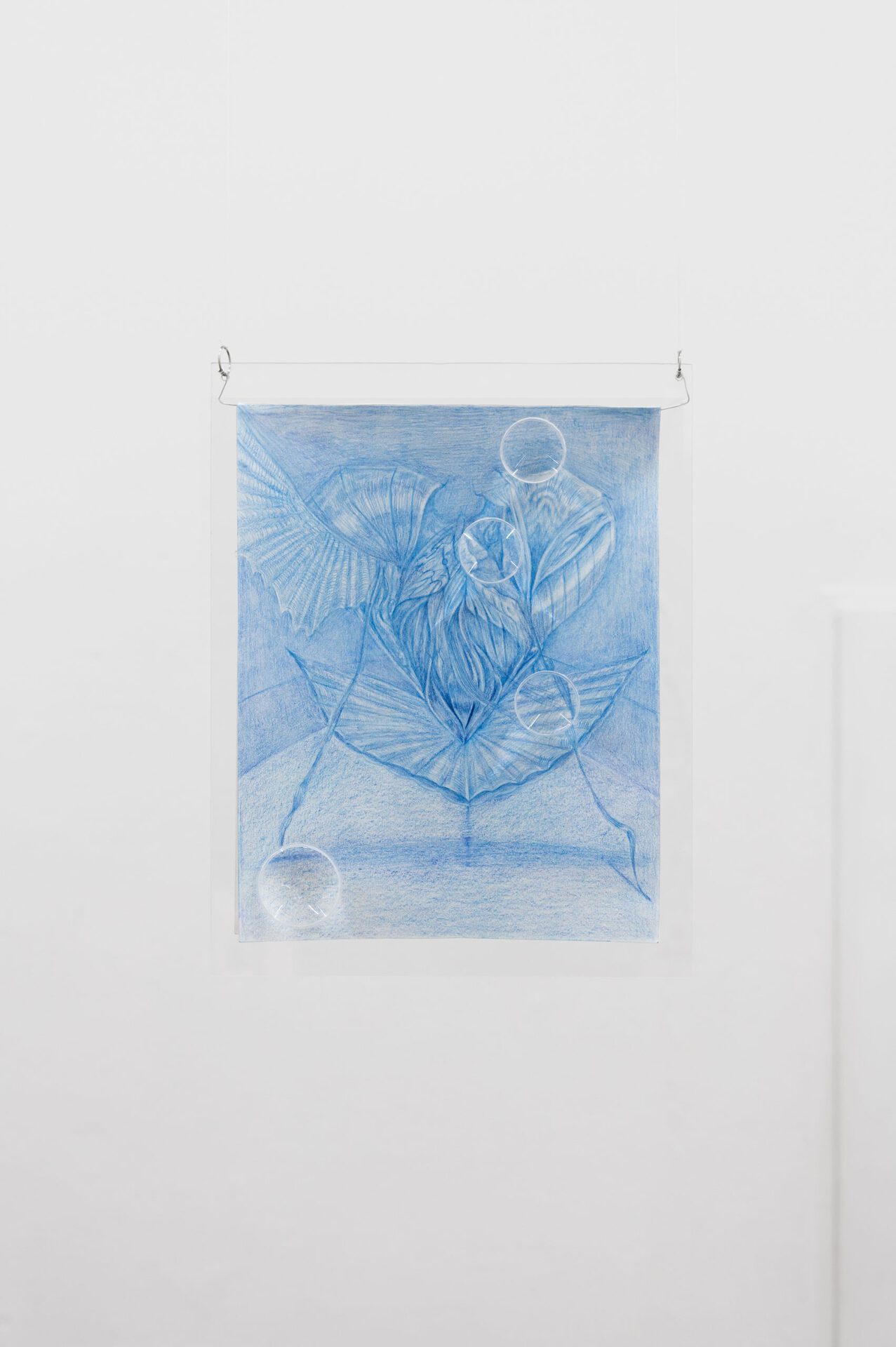 Karo Schultz, Falling down Pt. I, plexiglass, magnifying glasses, paper, metal, yarn, 32,7 x 25,7 cm, 2022.