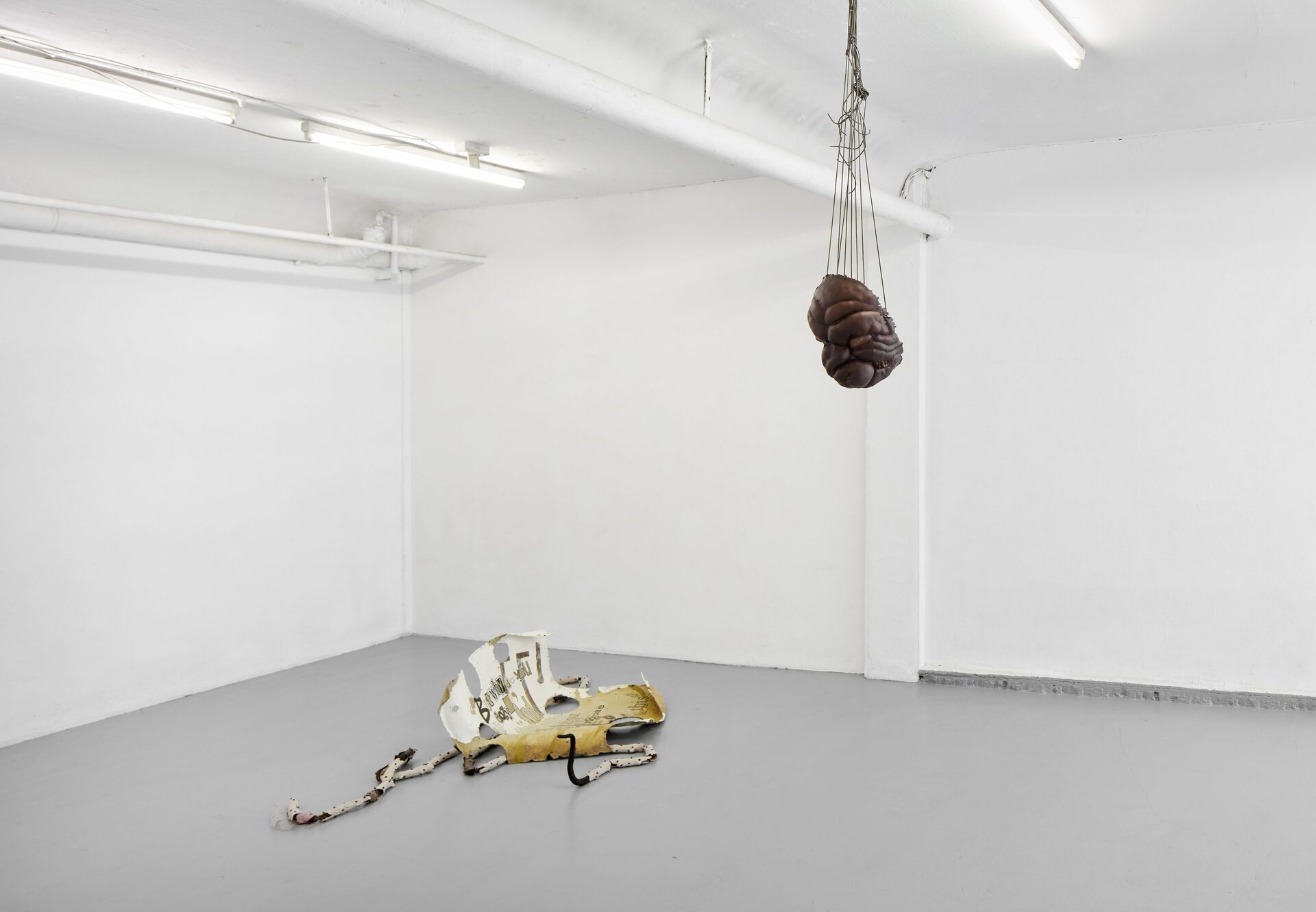 I caught a glimpse of you on the escalator stairs 2, 2022, exhibition view, Basis Projektraum