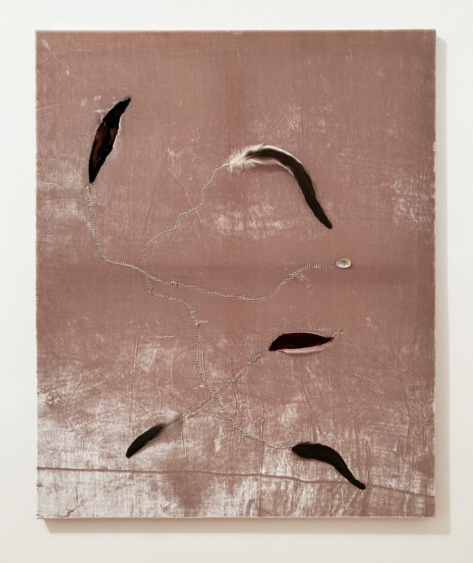 Leda Bourgogne, In Full Feather, 2022, Velvet, feathers, shell, embroidery thread, acrylic gel, 100 x 80 x 4,5 cm | Courtesy BQ, Berlin Photo: Roman März, Berlin