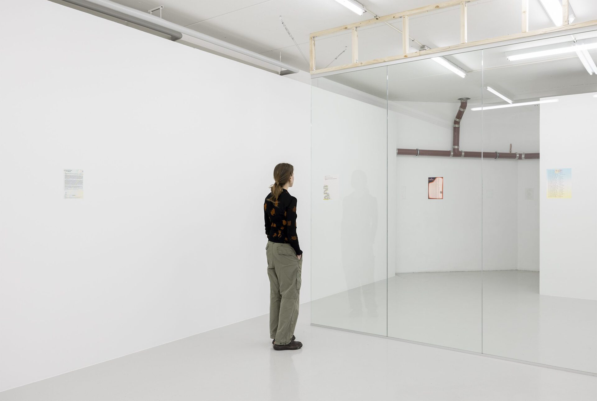 Asta Lynge: Made of sunshine, installation view. 2022.