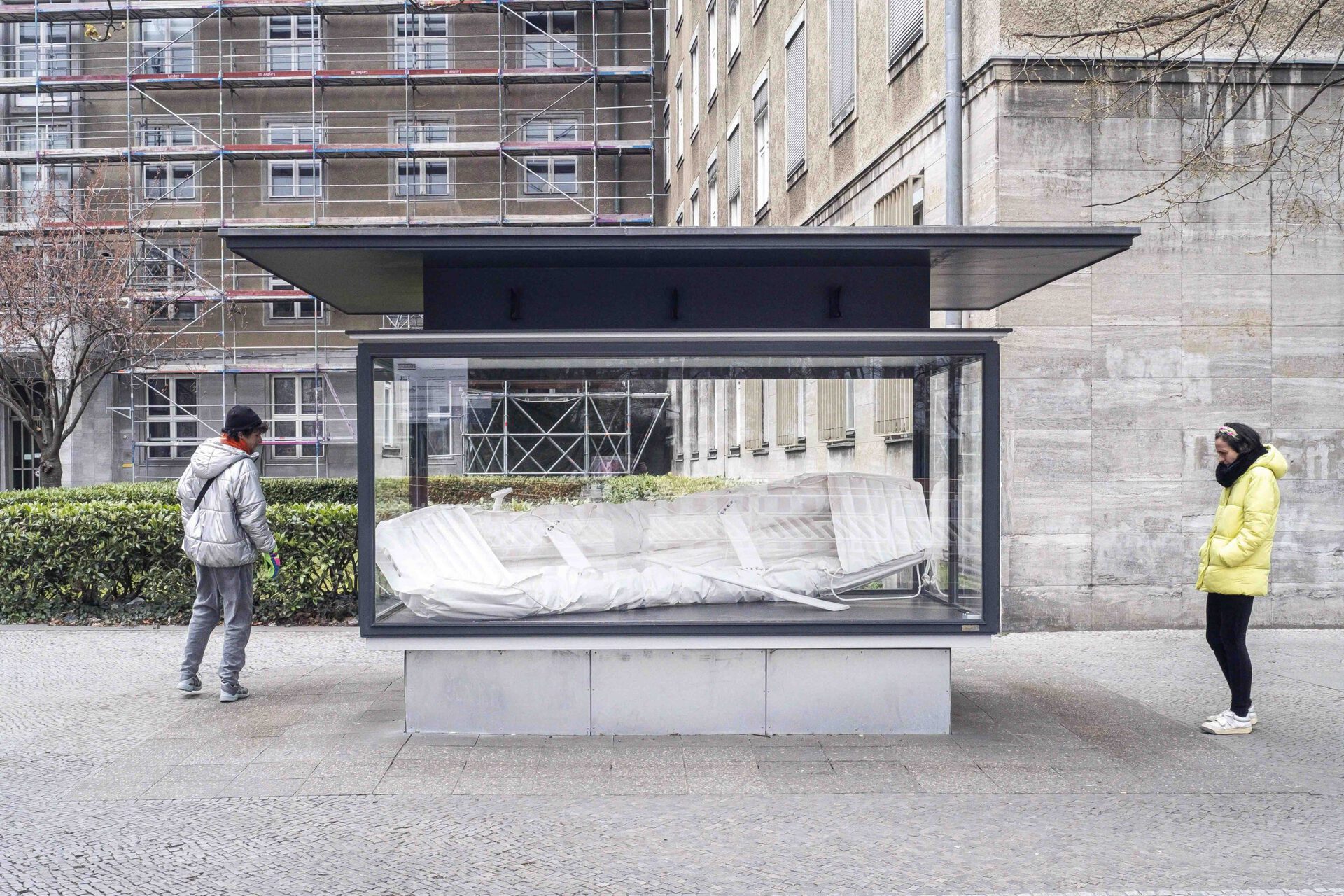 Lucia Kempkes, A Stream of Thoughts to Detach Us From the Current, 2021, stone paper, 400 x 90 x 50cm.