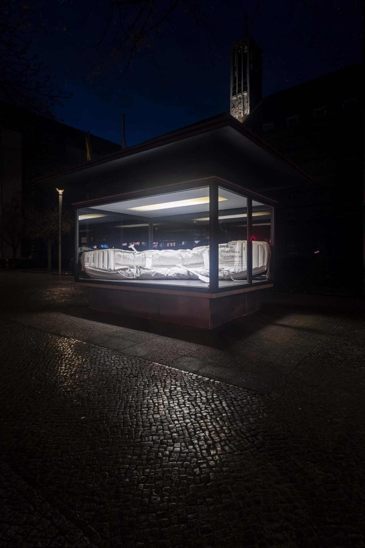 Lucia Kempkes, A Stream of Thoughts to Detach Us From the Current, 2021, stone paper, 400 x 90 x 50cm.