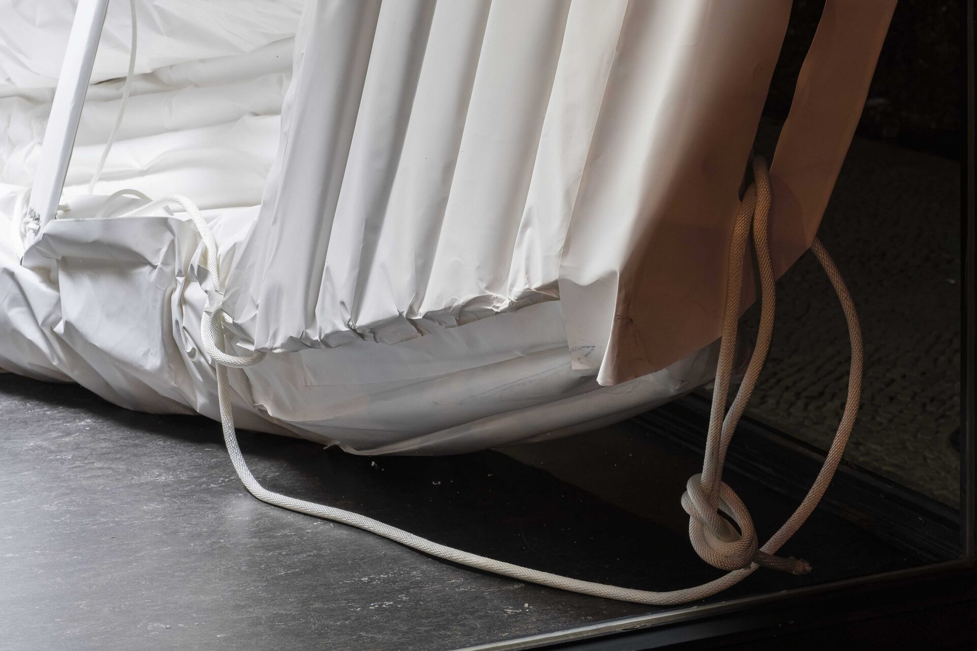 Lucia Kempkes, A Stream of Thoughts to Detach Us From the Current, 2021, stone paper, 400 x 90 x 50cm.