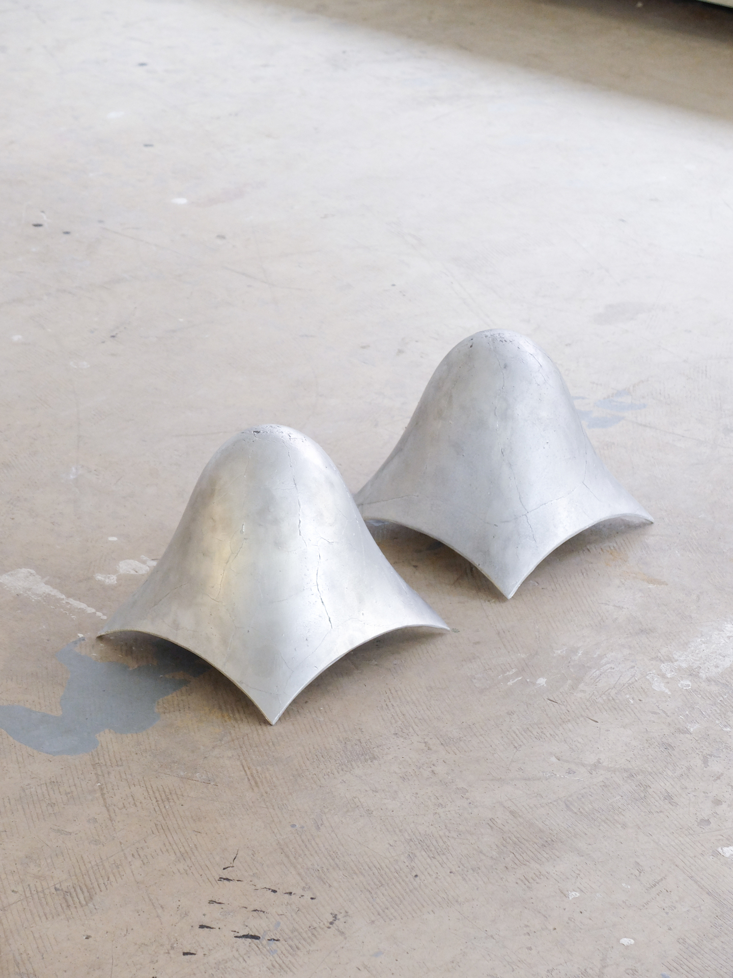 fig19, Aaron-Amar Bhamra, untitled (shell), 2022, (each) 21 x 21 x 21 cm, aluminum