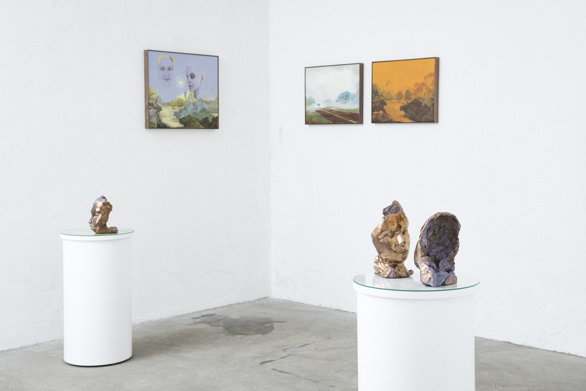 Robert Brambora, Outro, 2022, exhibition view, Sans titre (2016), Milan