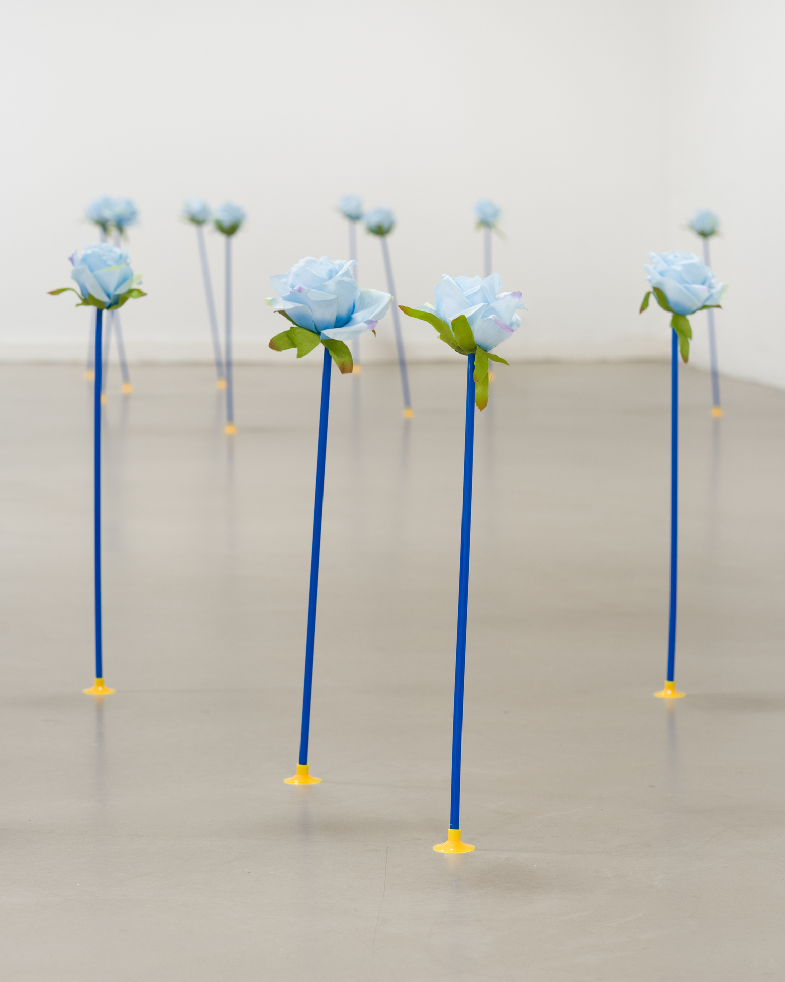 Signe Rohardt Lund, PlayTime, 2022, Steel, bolts, auto laquer, suction cup arrows, synthetic roses, various dimensions (detail 2)