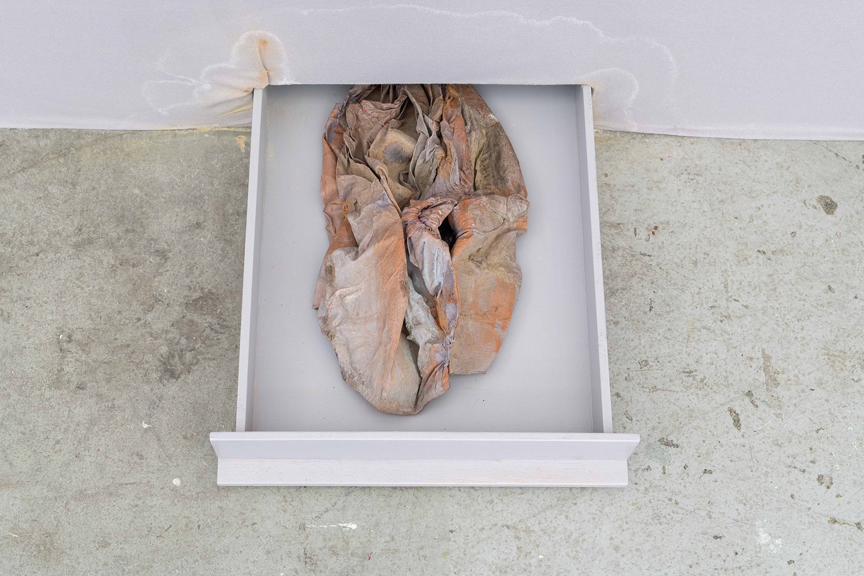 Manon Wertenbroek, Vulnerability, mouth, 2022, textile, latex, acrylic, pigments, varnish, 43x27,5x3,5 cm