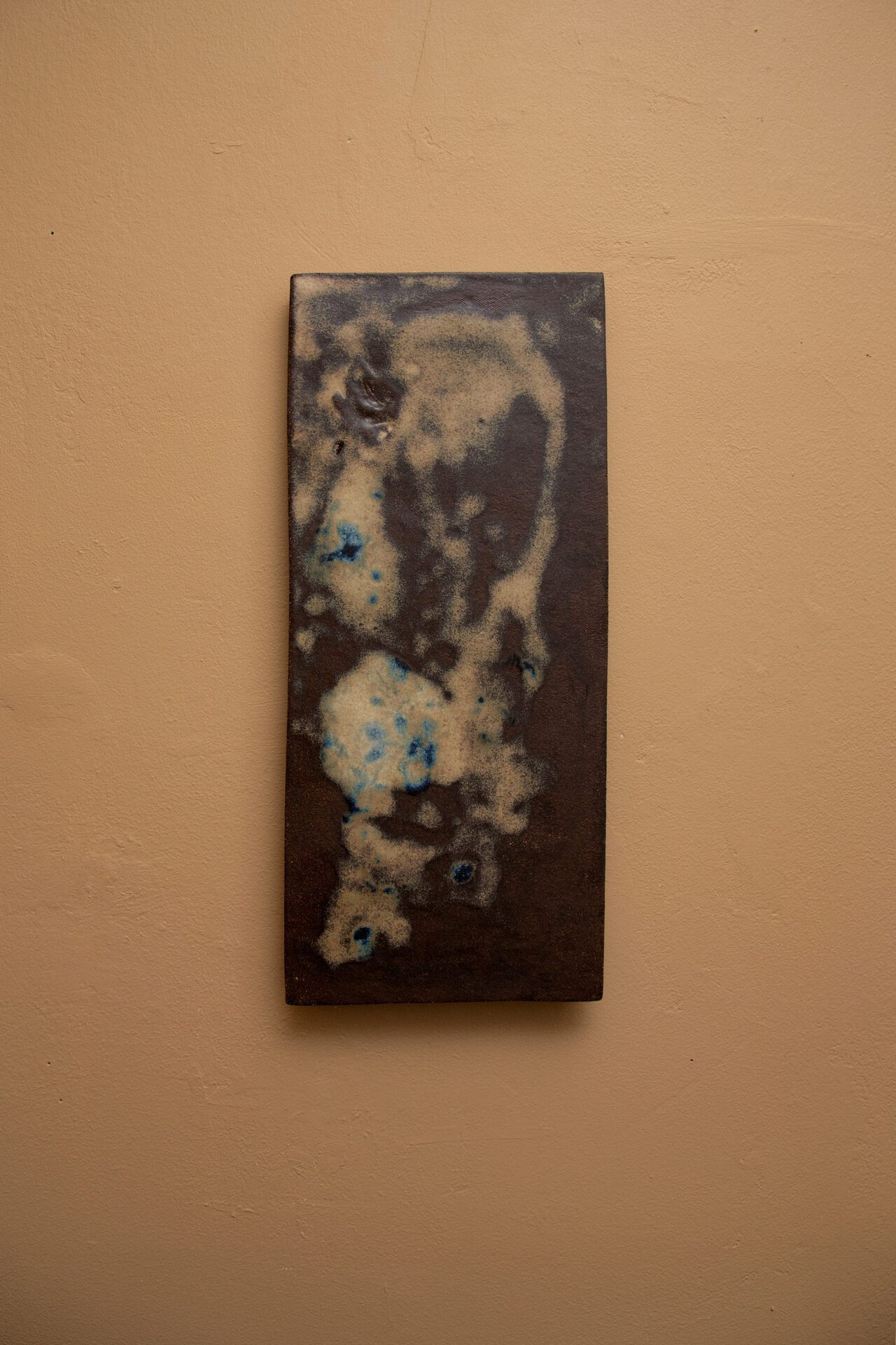 Nissa Nishikawa, A Thread Within Smoke, 2022, Onyx clay and glaze, 5 x 6 x 7 Inches