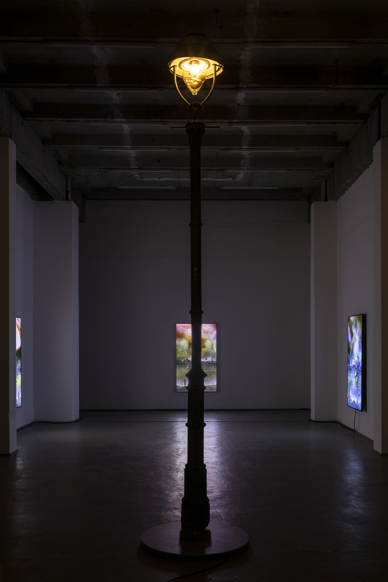 Hans-Henning Korb, Die Blume Unterirdisch Denken, 2022, Exhibition view, Fragile, Berlin.