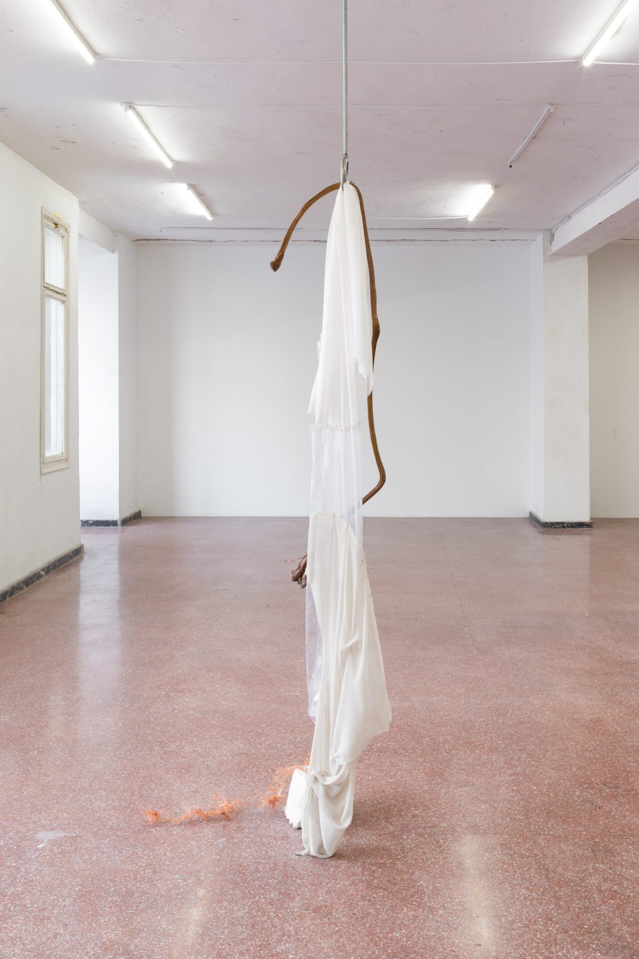 Lucía C. Pino, Corda. 2022. Iron, copper, fabrics, plaster, straw, fiberglass, cardboard and paraffin.  Artiatx, Bilbao.