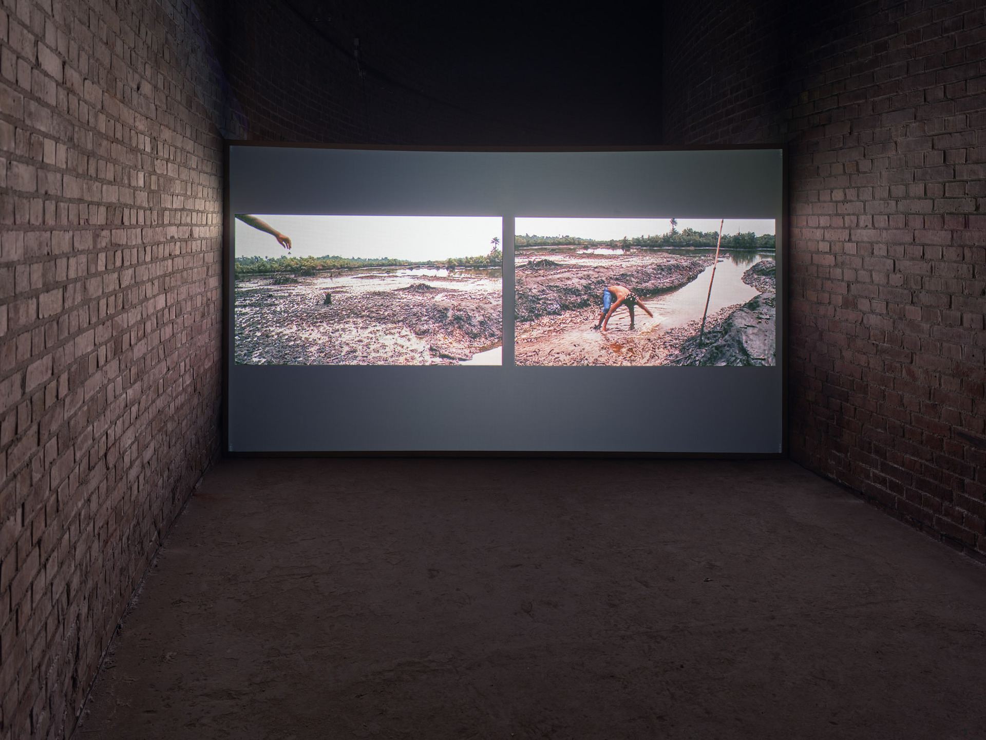 Ayo Akinwande, Ogoni Cleanup, installation view, Fossil Experience, Prater Galerie Berlin at Grosser Wasserspeicher (2022). Photo: Eric_Tschernow