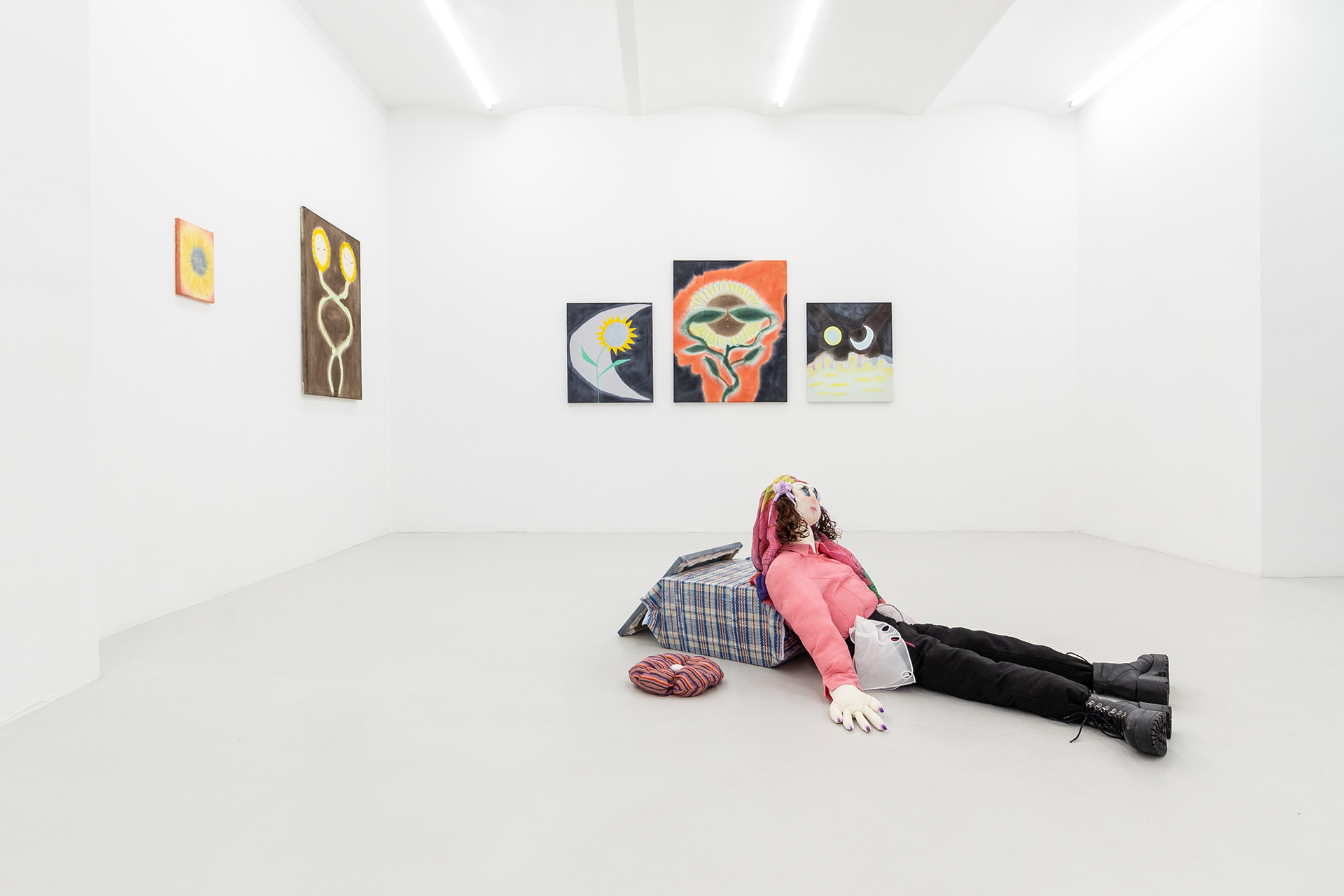 Olga Krykun, Forget-me-nots / Незабудки / Niezapominajki, exhibition view, 2022