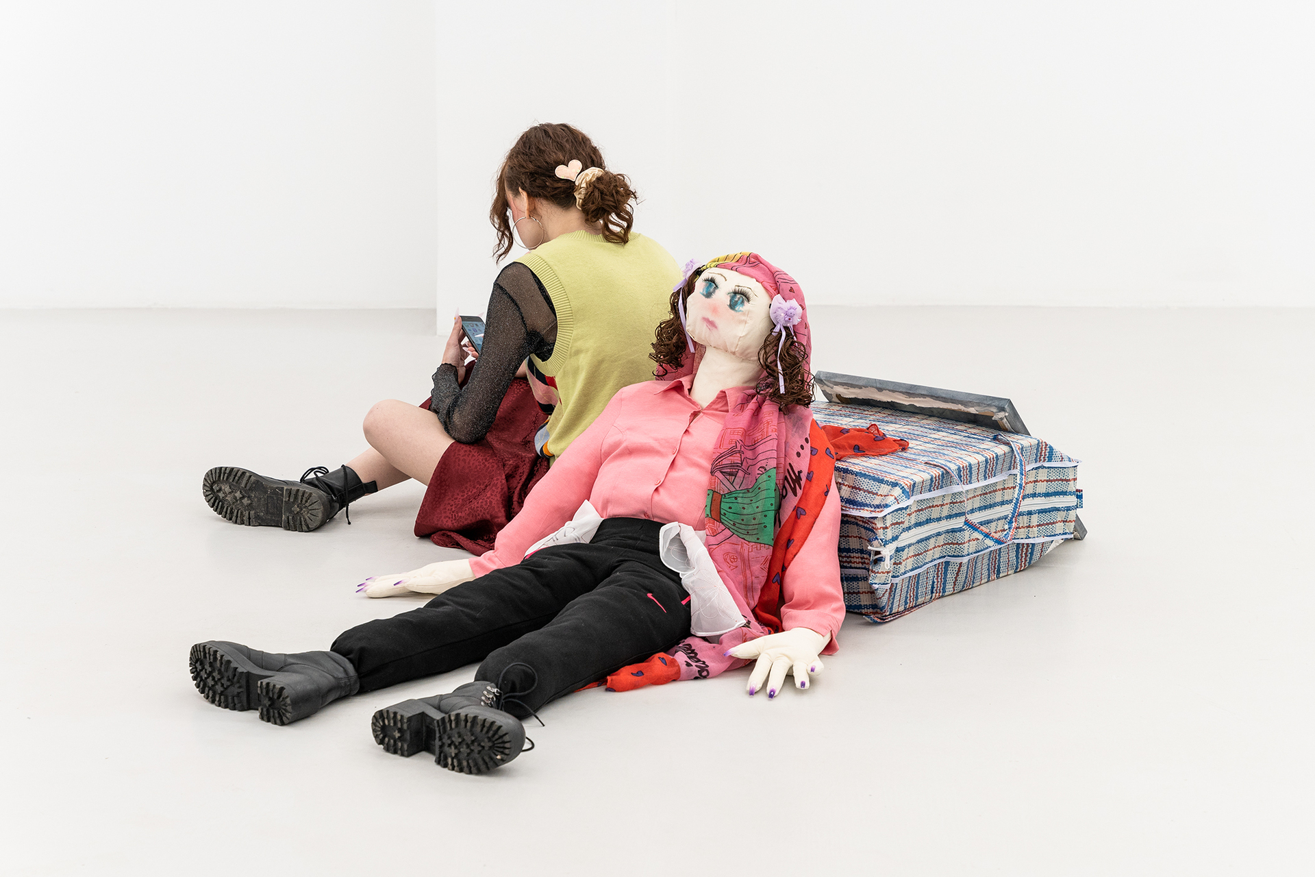 Olga Krykun, Forget-me-nots / Незабудки / Niezapominajki, exhibition view, 2022