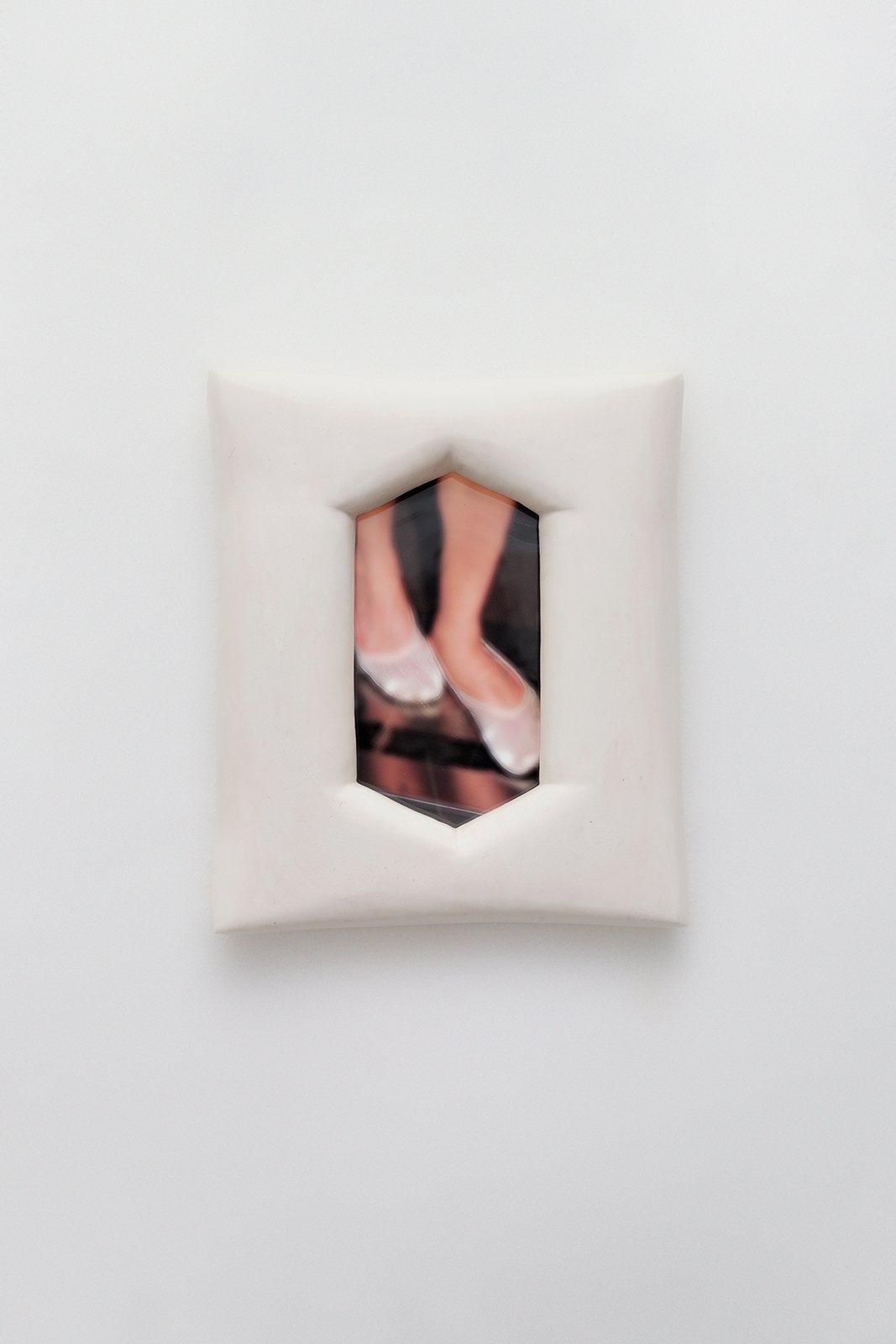Taissa Fromme, Fan 3, 2022, Polymer plaster, pigment, resin, styrofoam, acrylic glas, digital print, 40 x 28 cm