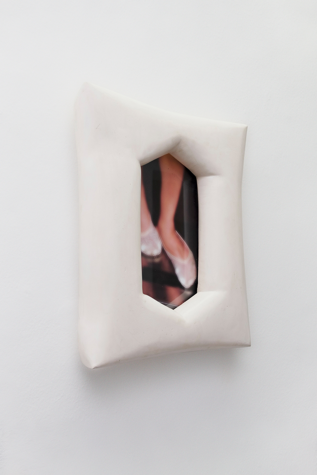 Taissa Fromme, Fan 3, 2022, Polymer plaster, pigment, resin, styrofoam, acrylic glas, digital print, 40 x 28 cm