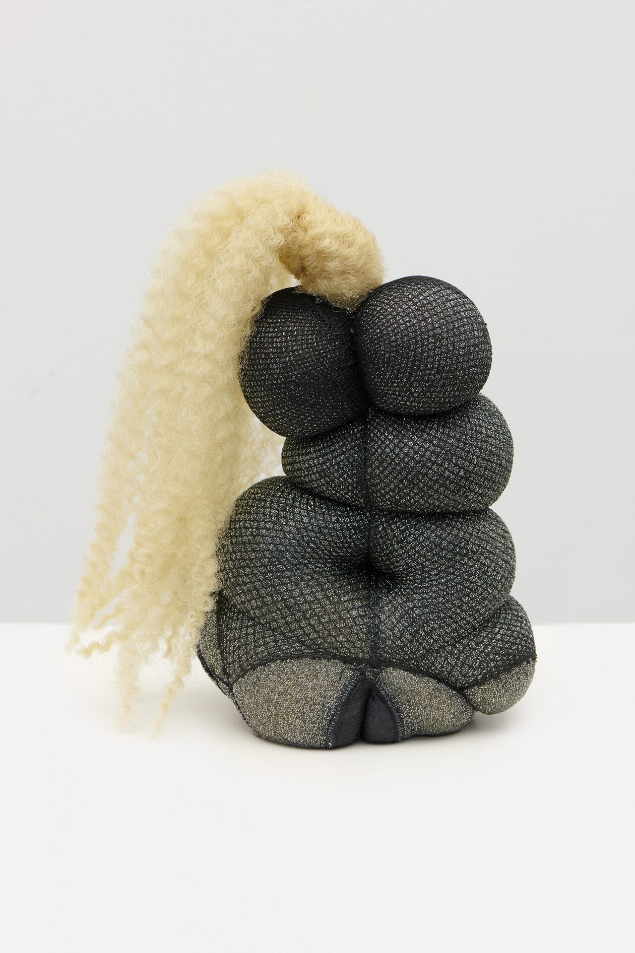 Hoda Tawakol, Nudes #31, 2020, nylons fabric rice resin, 33x25x15cm