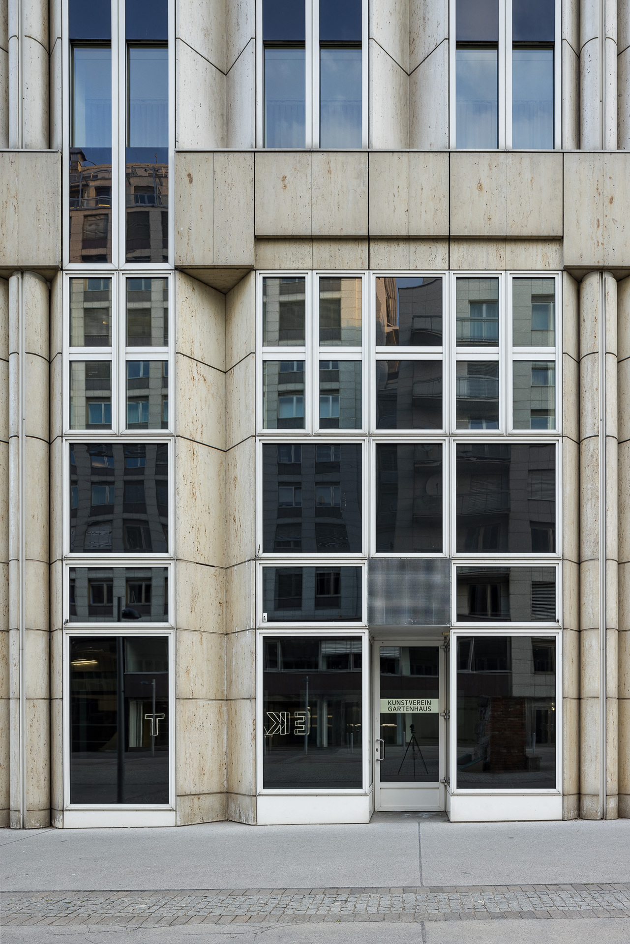 Kunstverein Gartenhaus, outside view 2022