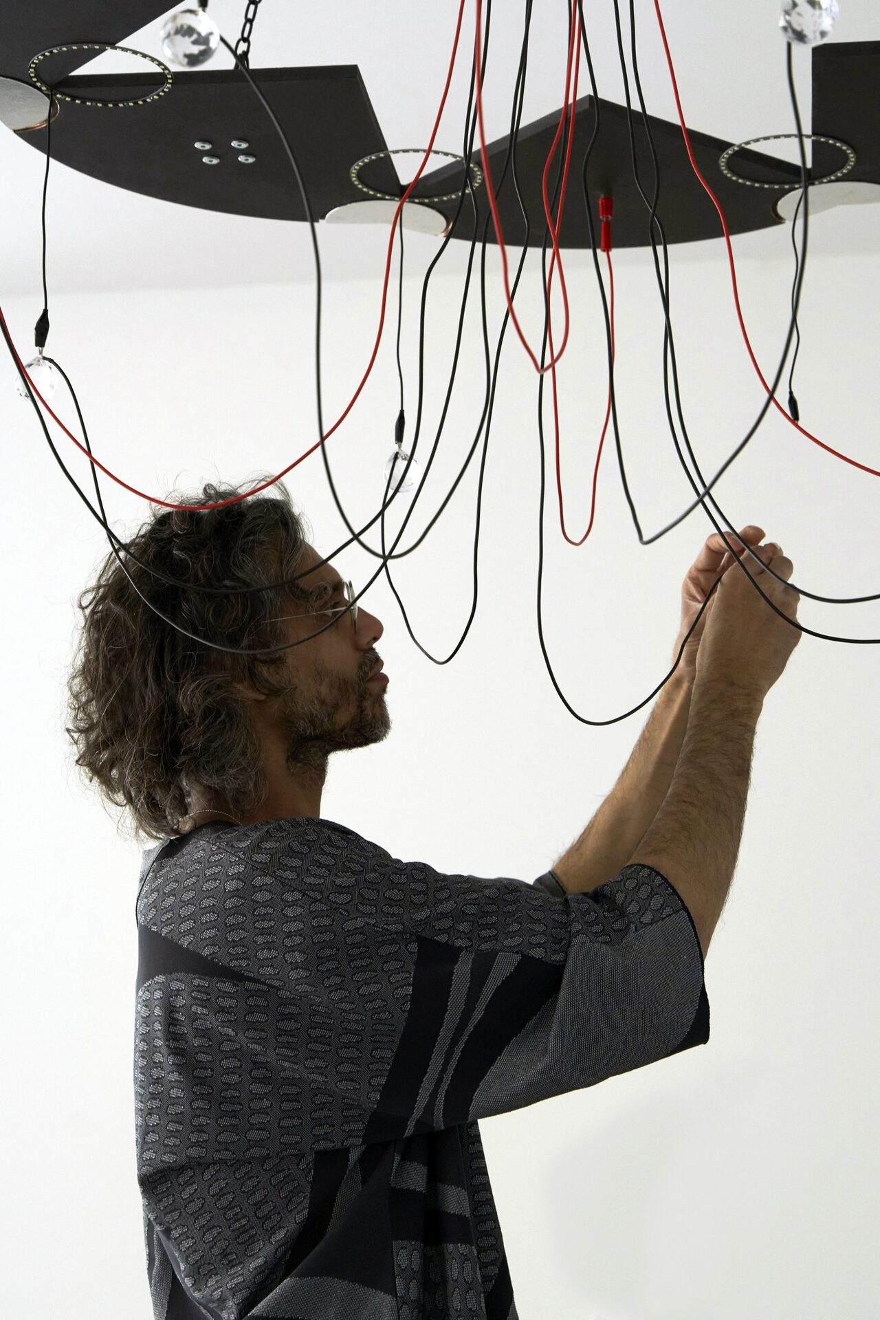 Portrait Haroon Mirza, 2022 Photo: Milena Wojhan