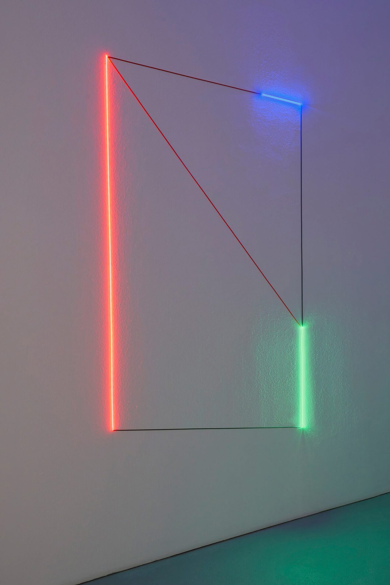 Haroon Mirza Light Work XLIII, 2022 LED tape, wire and copper tape Dimensions variable Courtesy of max goelitz Copyright the artist Photo: Milena Wojhan
