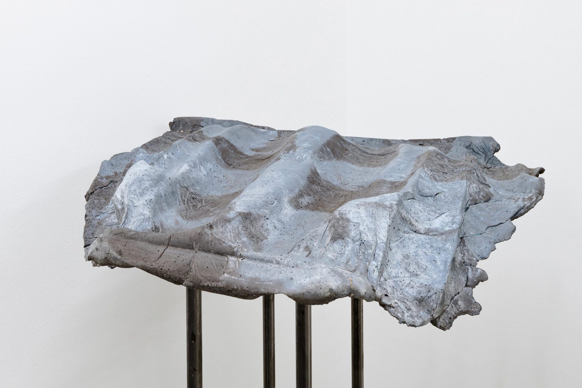 Johanna Magdalena Guggenberger, Basis 6, 2022, pigmented concrete, metal, 148 × 80 × 83 cm. Courtesy Wonnerth Dejaco, Belmacz and the artist. Photo: Peter Mochi