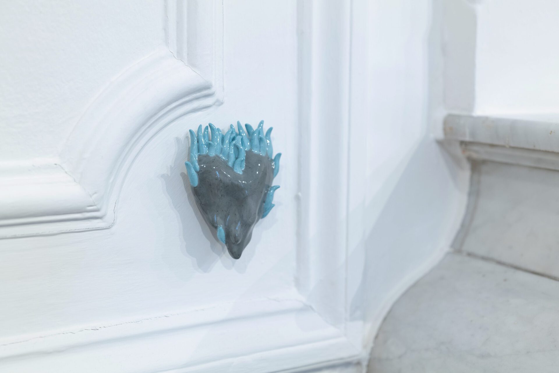 Julia Belova "Burning Heart" 2022 porcelain, glaze 8x9 cm