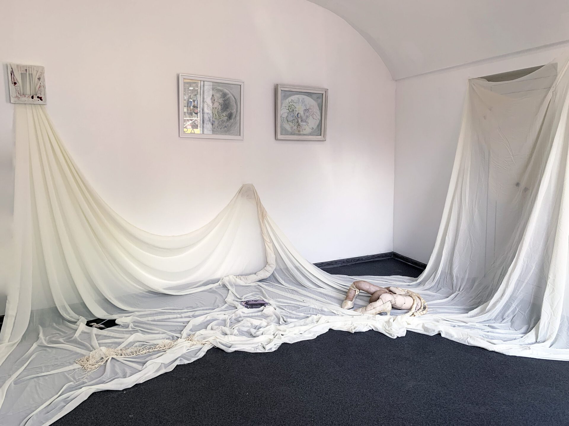 Lola, Hem, Border, Limbo, 2022, exposition view