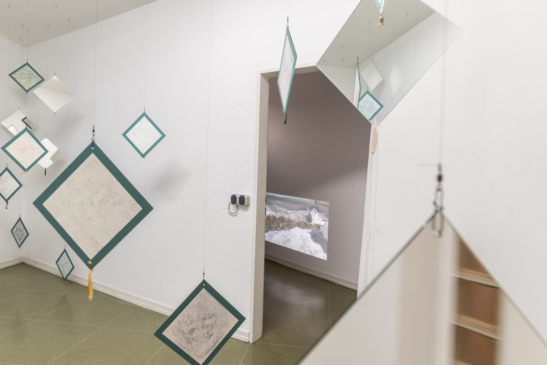 Markues, Fragen aus dem Eis, installation view, 2022