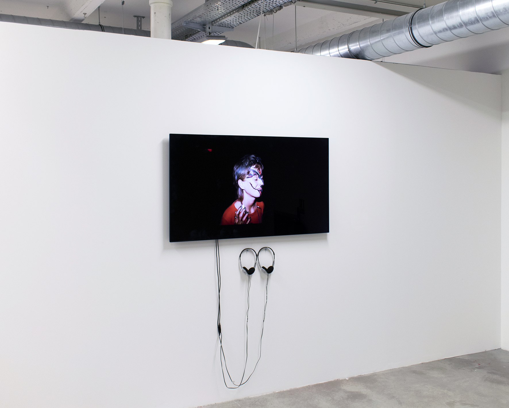 Wiktor Gutt / Waldemar Raniszewski, Expressions on a Face, 1981, photographs as slide show, video, 11:13 min., tribal music and TSA rock band