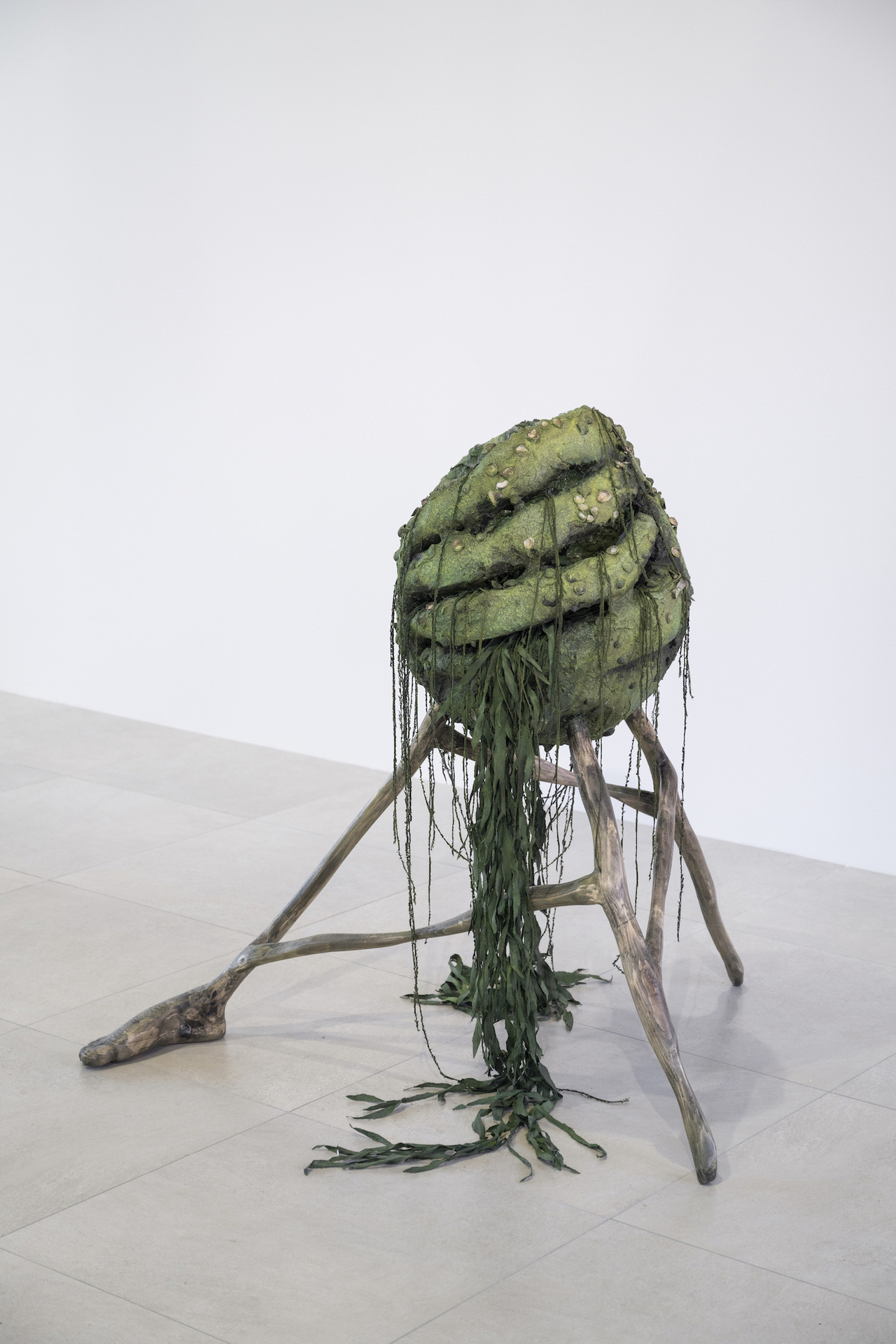 Ádám Horváth – Moon dancer, 2021, wood, extruded hardened polystyrene, cement, acrylic, polish, silicone, cotton thread, cotton fabric, fresh-water mussels, 115 x 125 cm