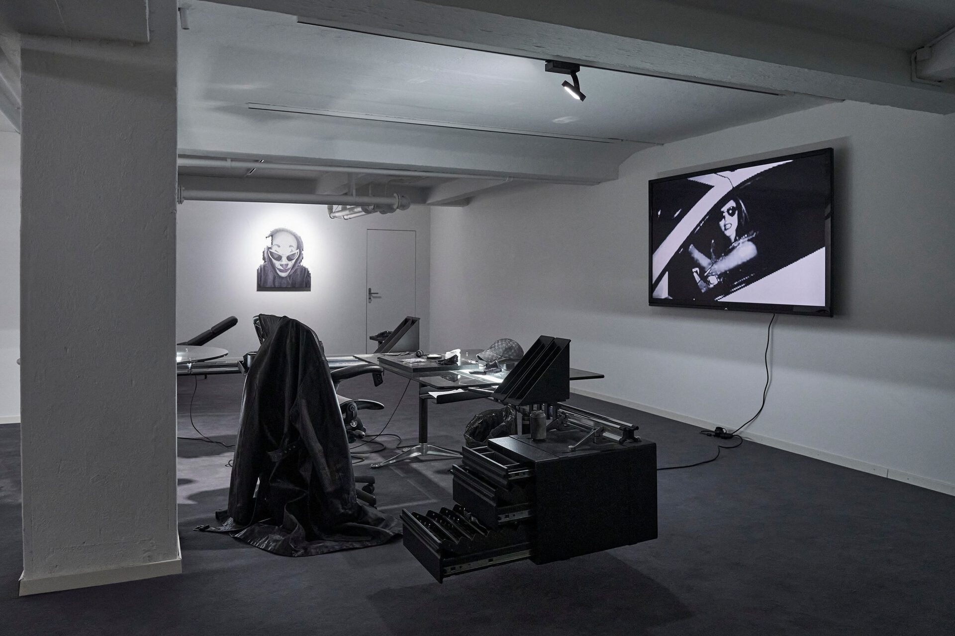 Exhibition view, SHOOTING STAR by Julian-Jakob Kneer