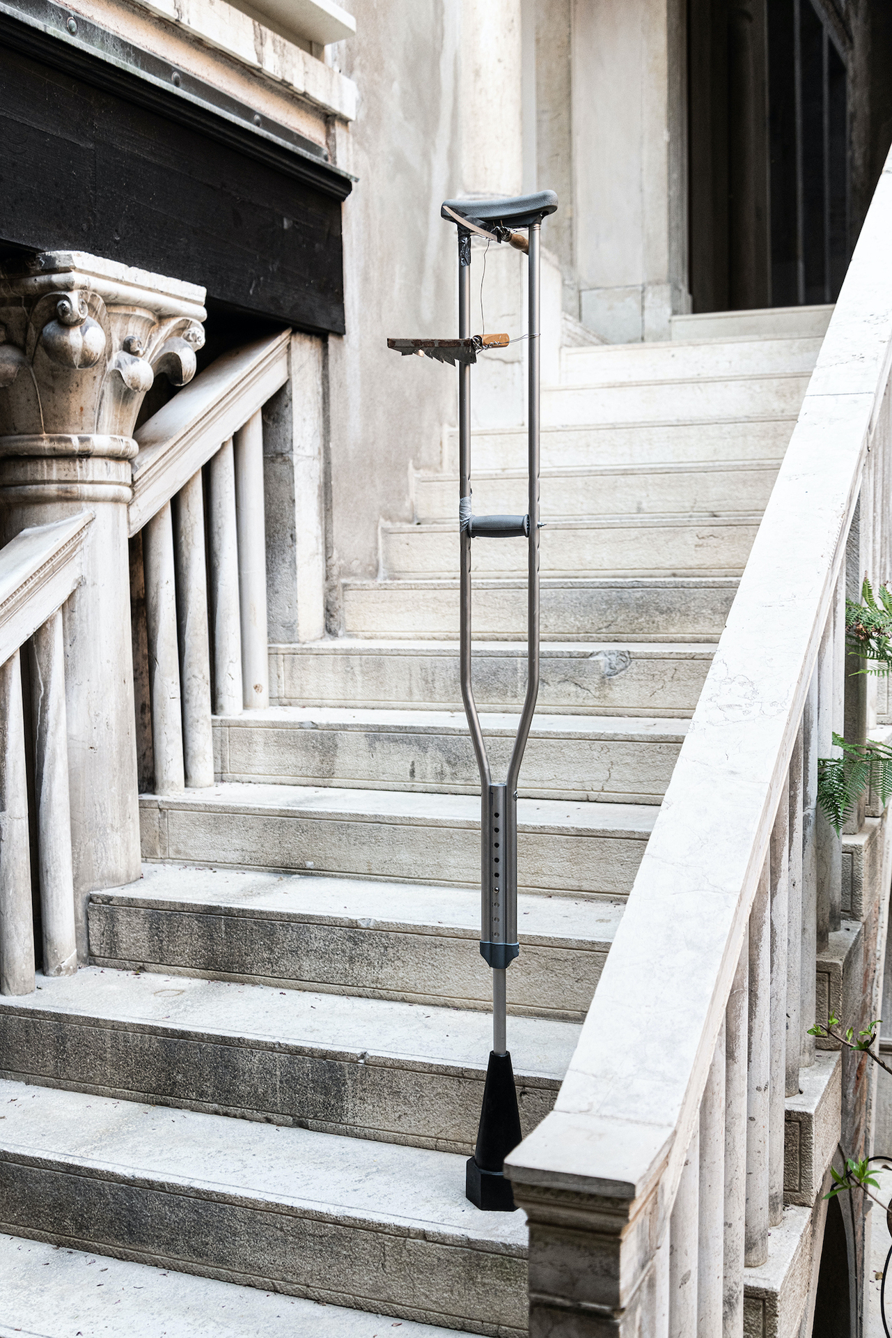 Angora, 2022 bronze, cement, resin, aluminum, rubber, plastic, iron, wood, stainless steel 190 x 25 x 35 cm courtesy: the artist, LIAF, Case Chiuse by Paola Clerico and Monitor, Rome, Lisbon, Pereto Ph. Courtesy: Claudia Rossini